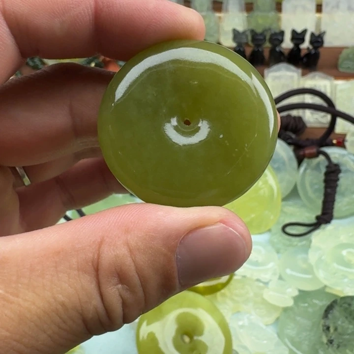 快***芒蛇纹石玉未镶嵌吊坠(赠链)