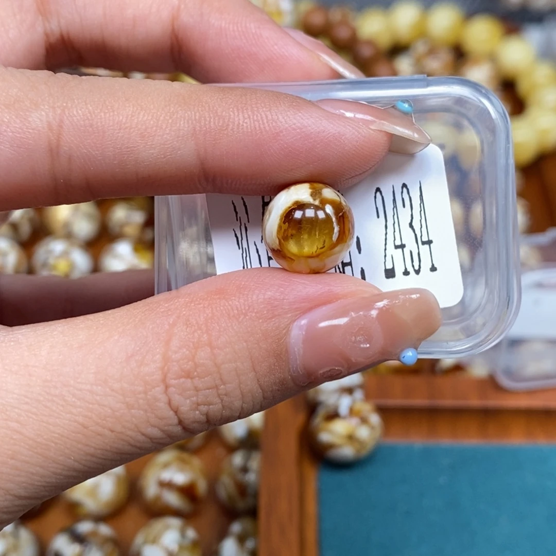 沁色蜜蜡未镶嵌2434