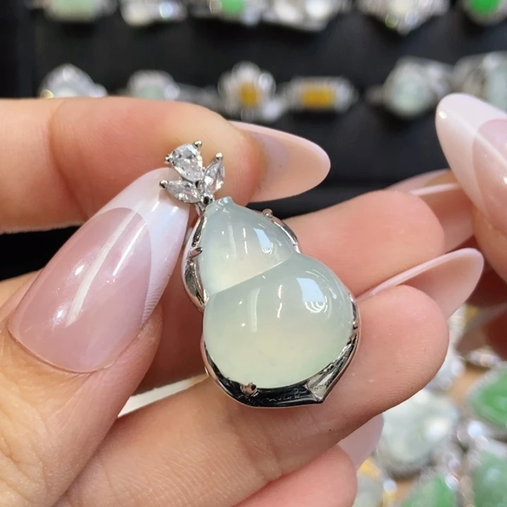 翡翠银S925镶嵌颈饰葫芦吊坠