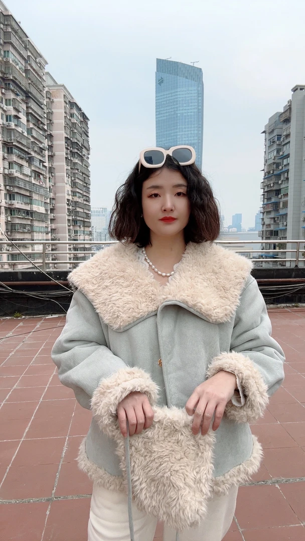 韩系外套女翻领皮毛一体配包包加厚 2024冬季新款