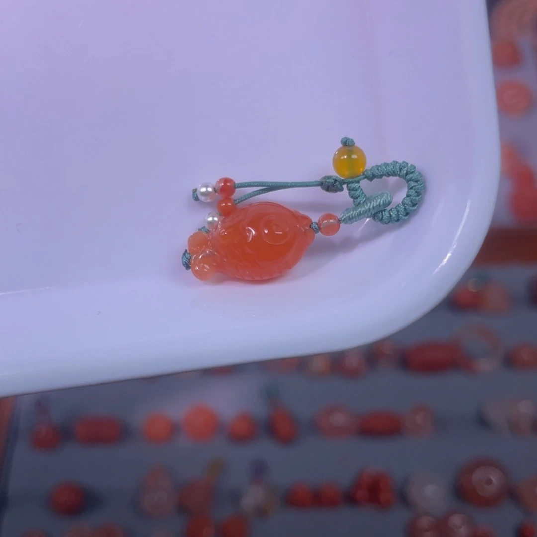 南红玛瑙小胖鱼活扣未镶嵌