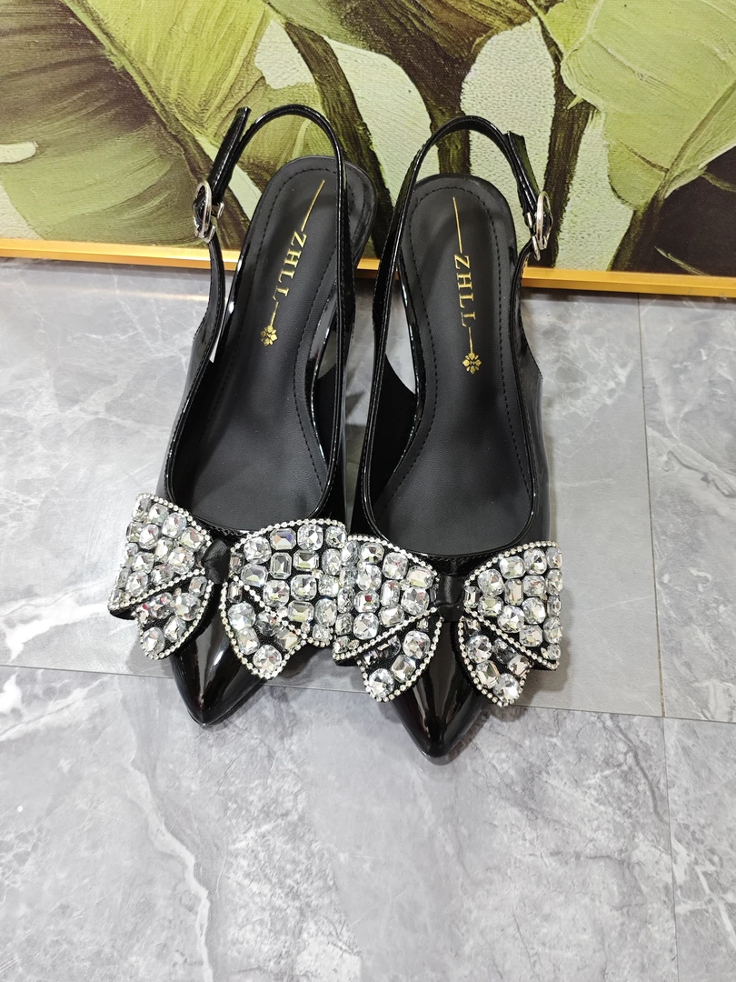 细跟法式水钻高跟包头漆皮凉鞋女夏季外穿宽胖脚配裙子大码41—43