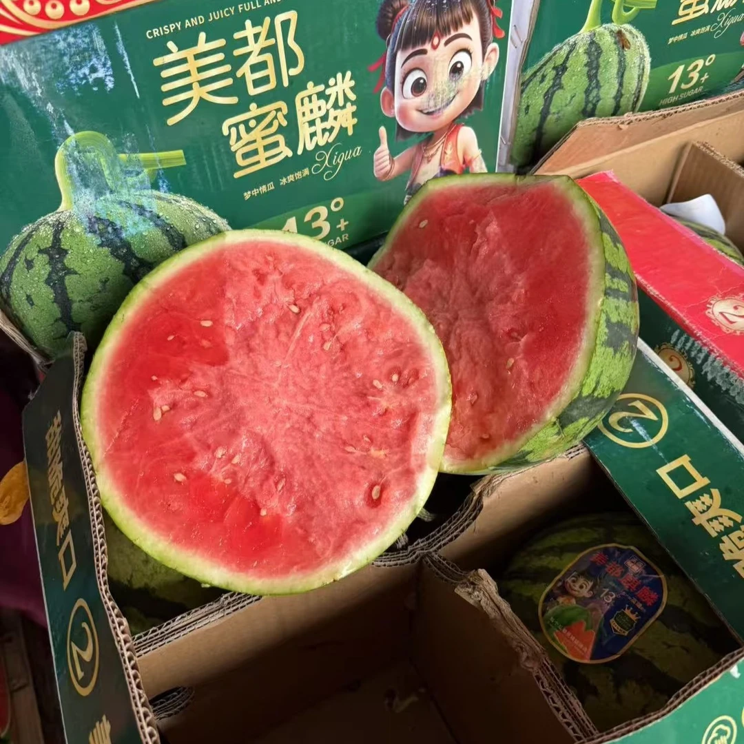 麒麟西瓜一个5-6斤左右云南省