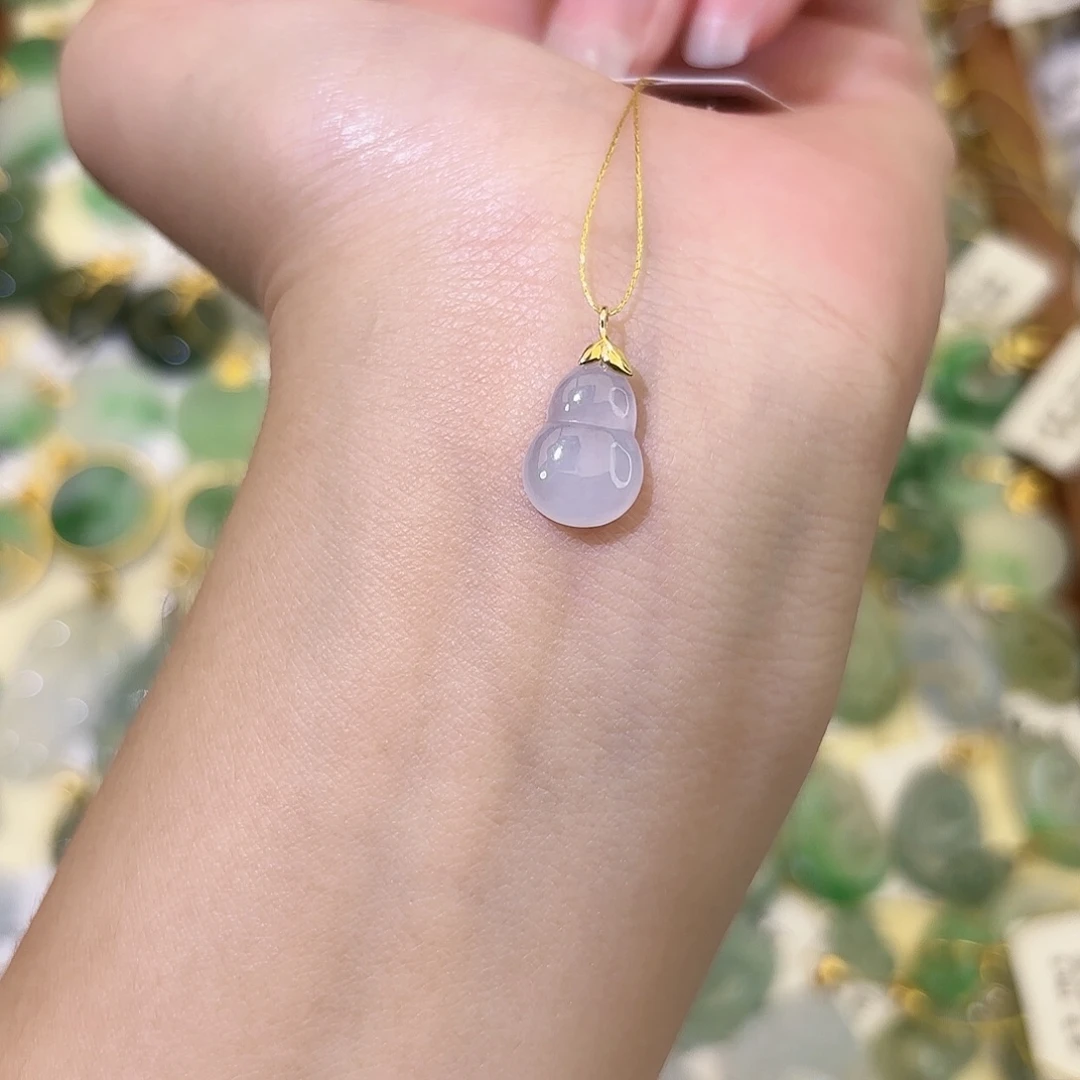 颈饰18K金镶嵌翡翠葫芦