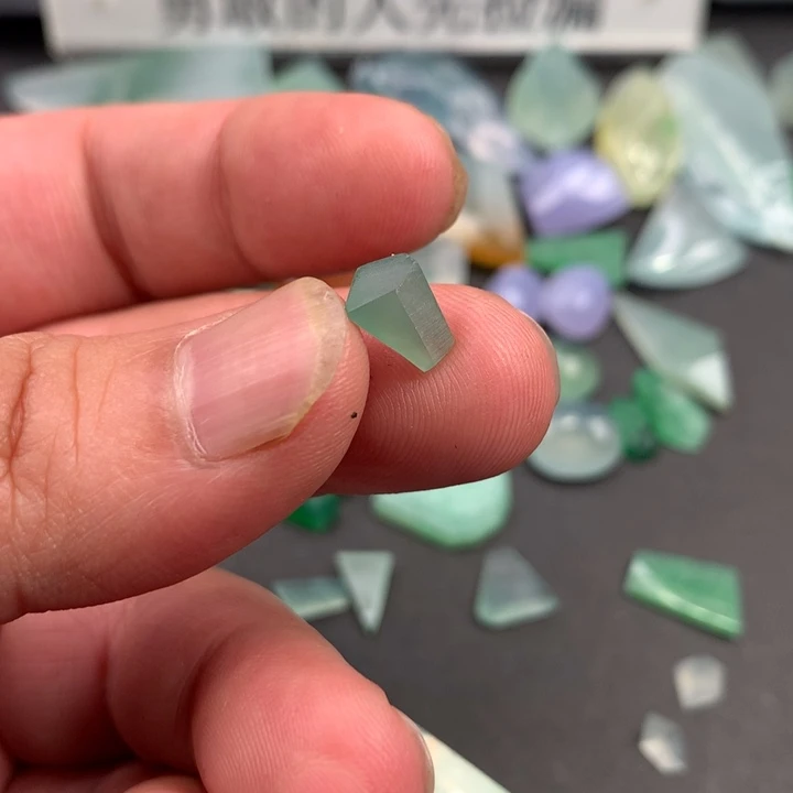 定制翡翠未镶嵌材料定制