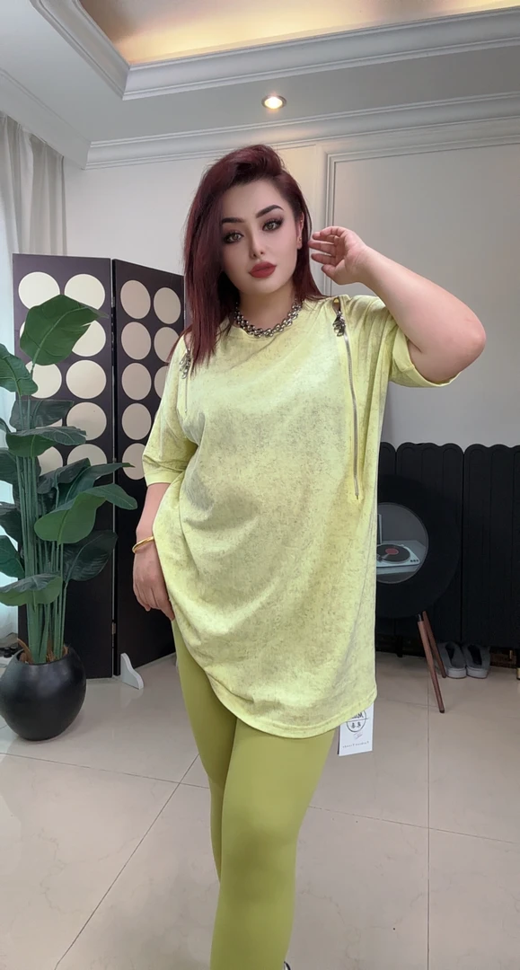 新款时尚百搭漏肩短袖上衣《黄色粉色》