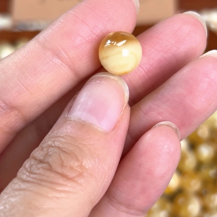 未镶嵌蜜蜡裸石10.2mm一个