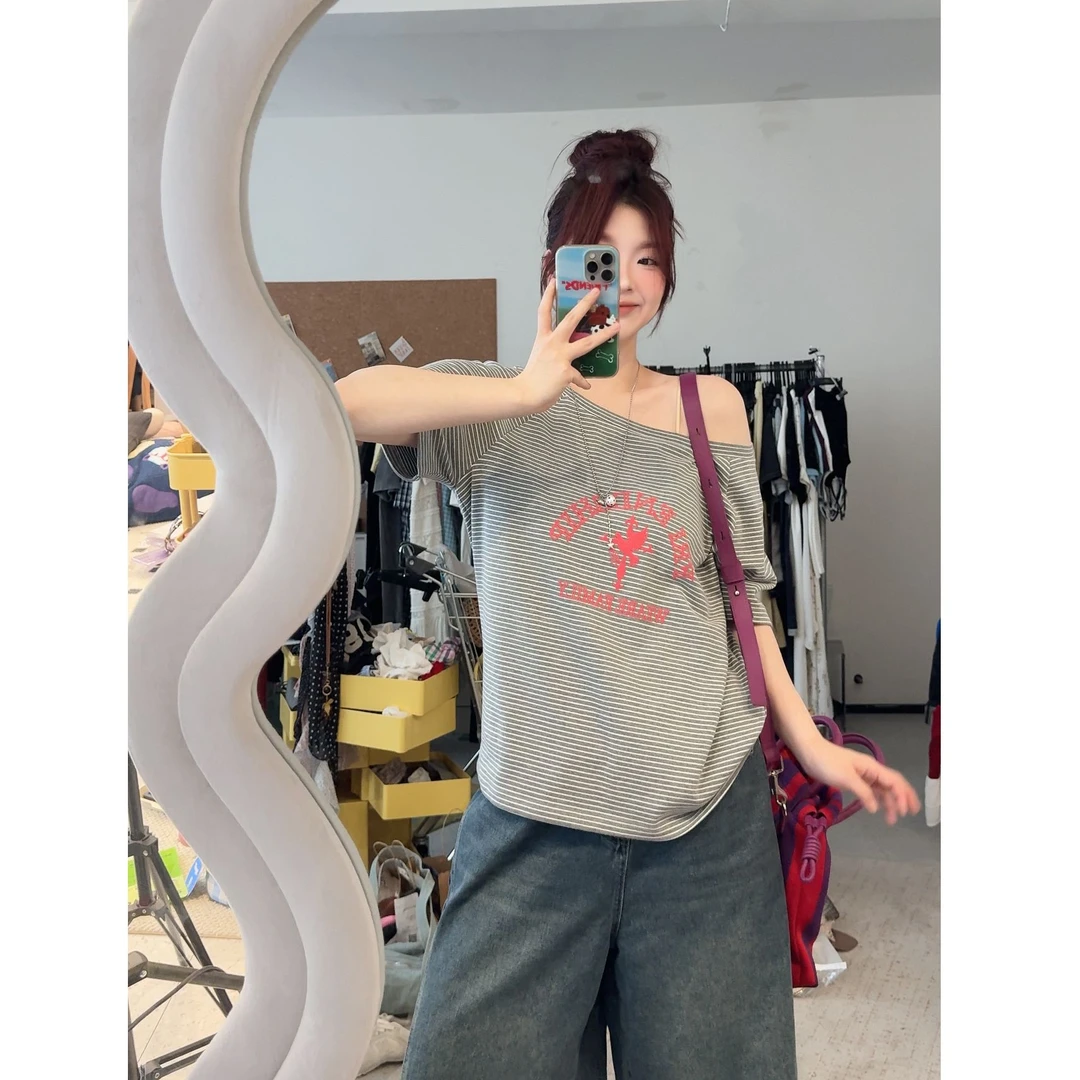 晶咕【航海日志】胸前字母图案可露肩细条纹短袖T恤上衣