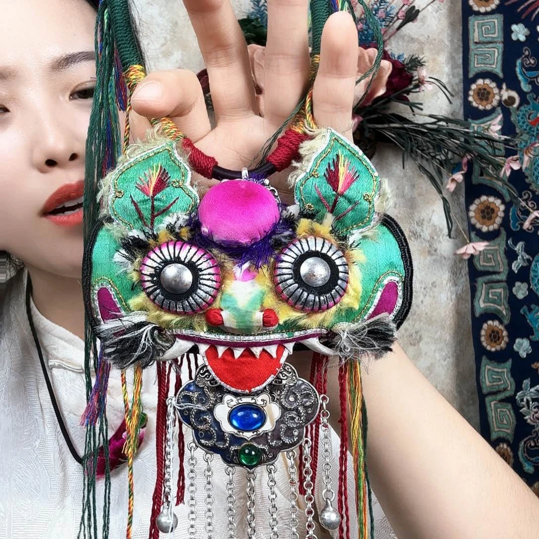 织绣小*人手工刺绣工艺