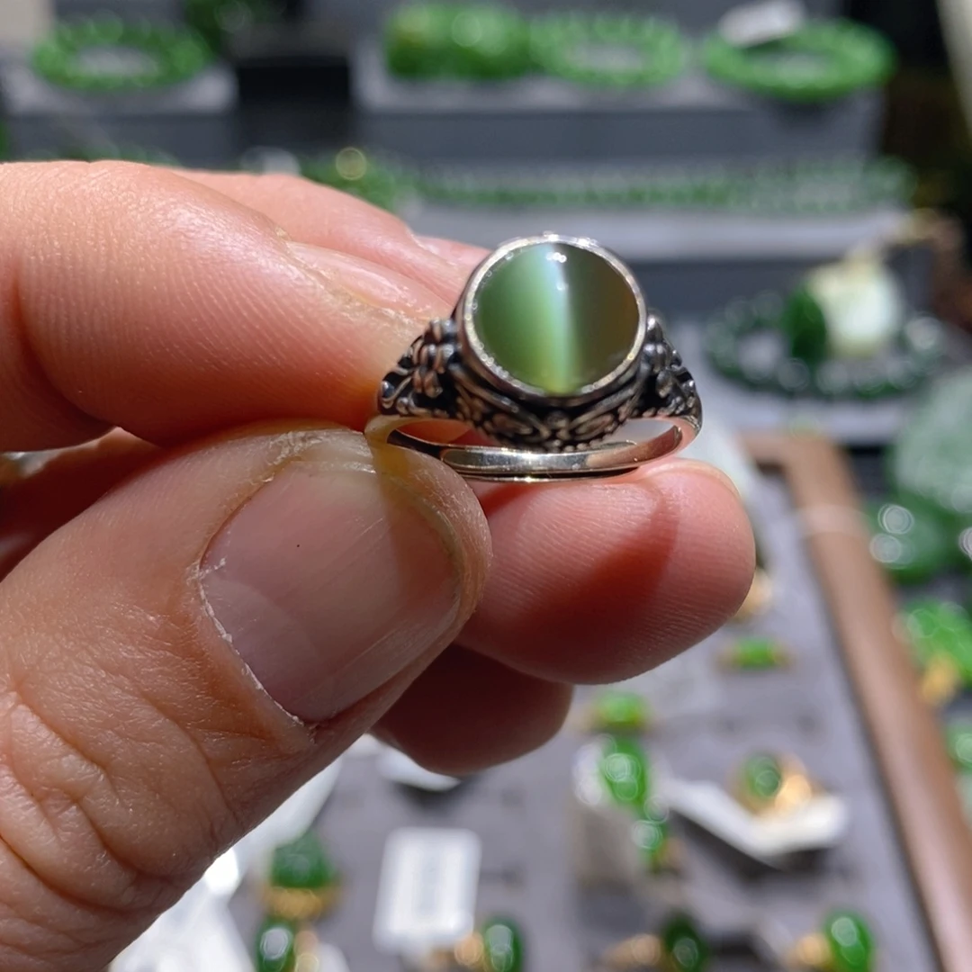 银S925镶嵌戒指和田玉（碧玉）老**蹄