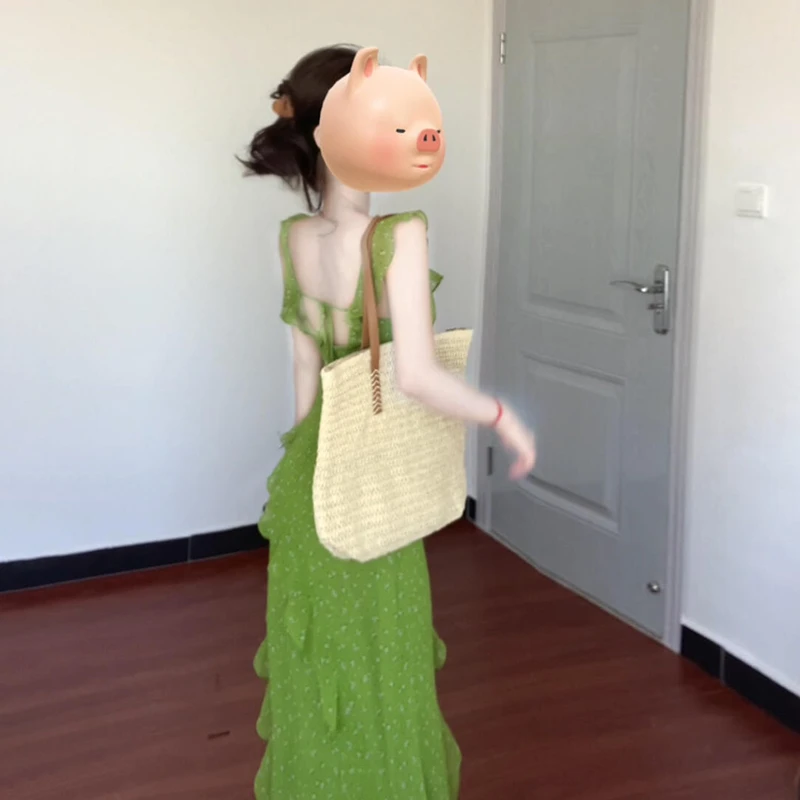 绿色吊带碎花连衣裙子女夏季2025年海边度假夏日小众沙滩露背长裙