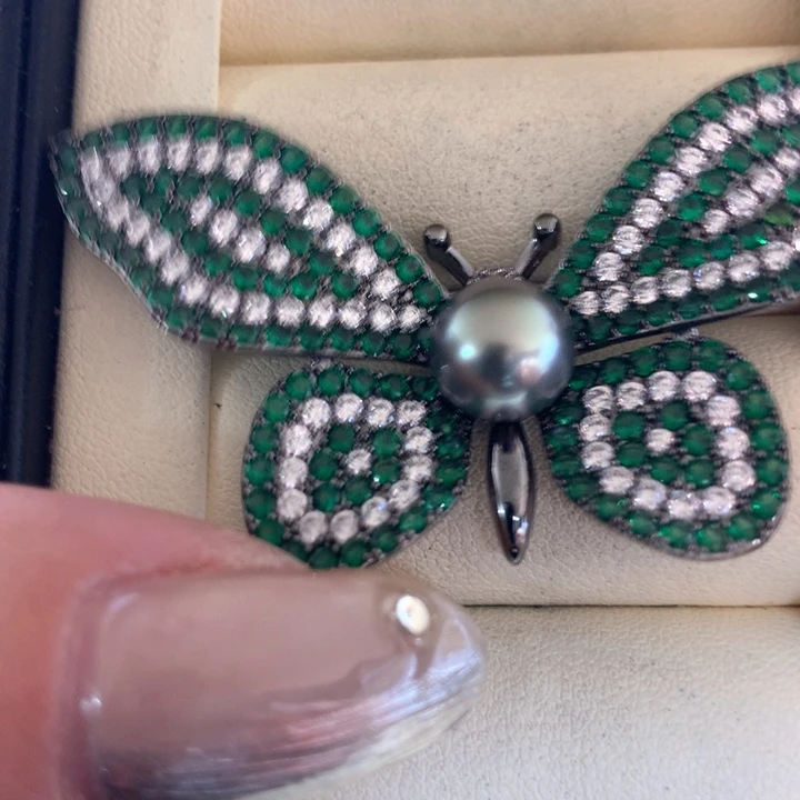 未镶嵌胸饰海水珍珠