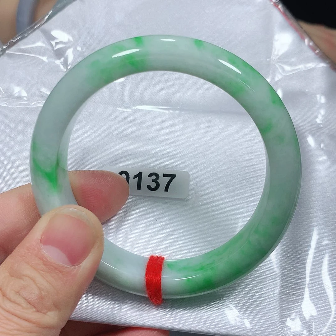 翡翠手镯未镶嵌天然缅甸翡翠手镯A货