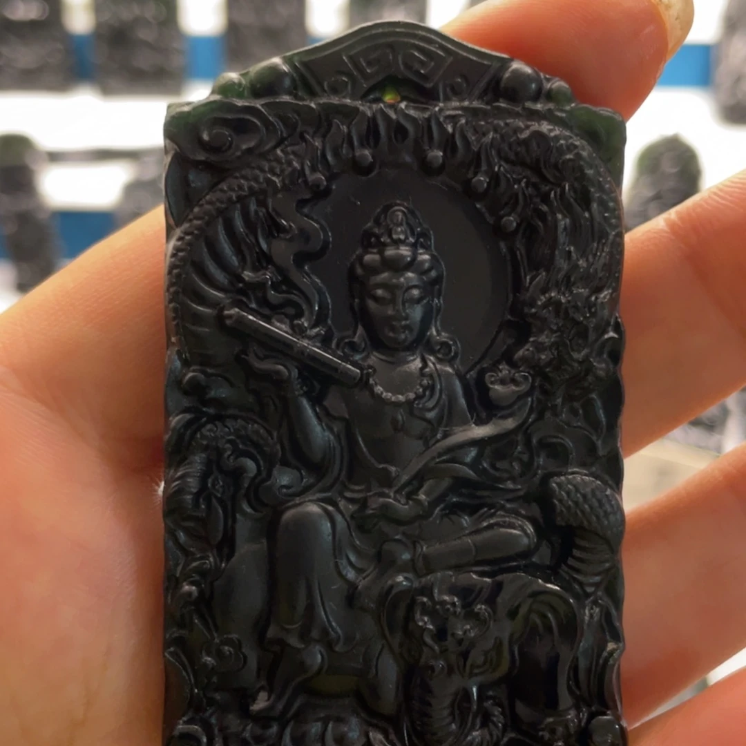 自***渡蛇纹石玉未镶嵌颈饰