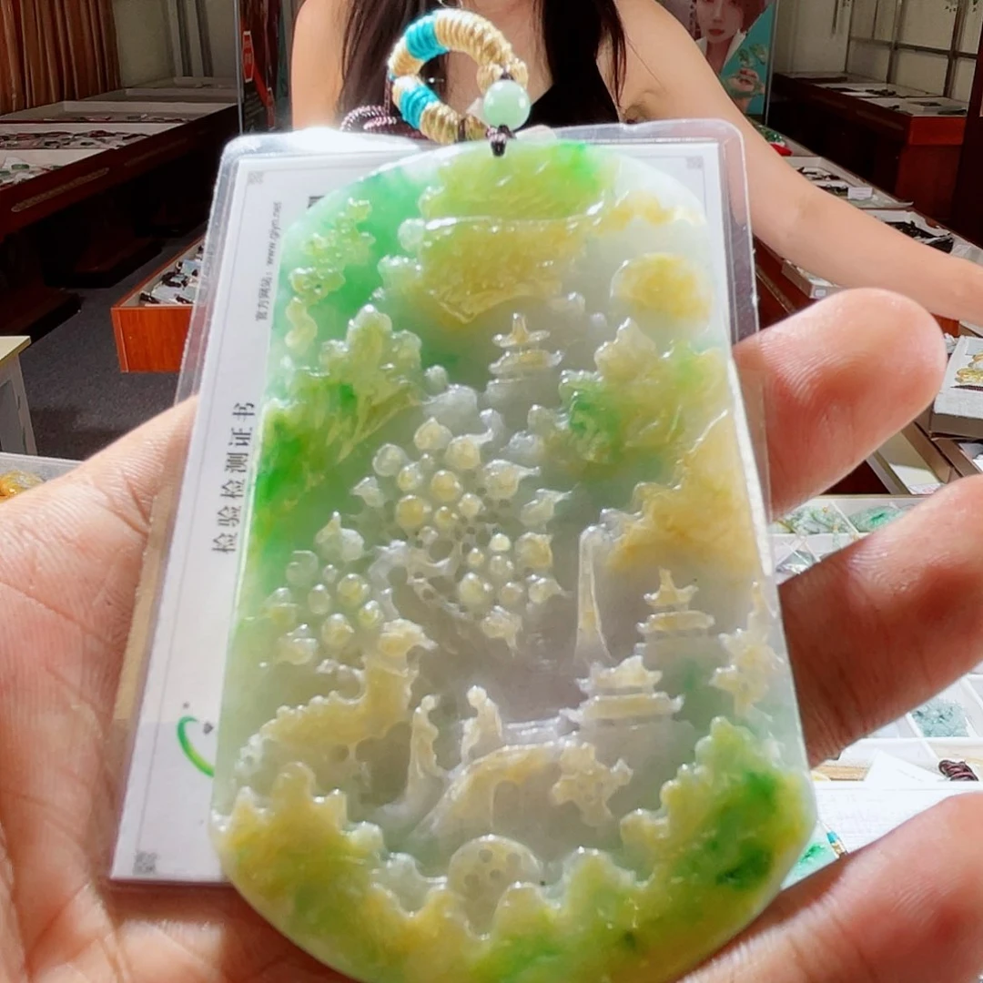 翡翠未镶嵌颈饰一