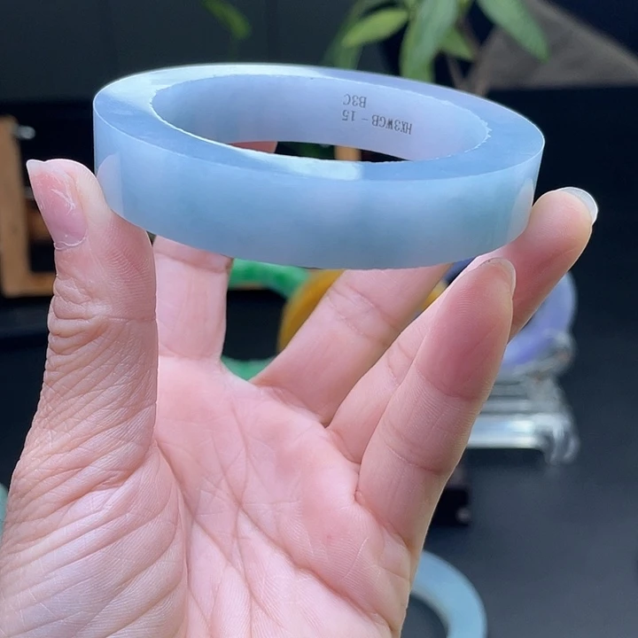 定制翡翠未镶嵌翡翠手镯