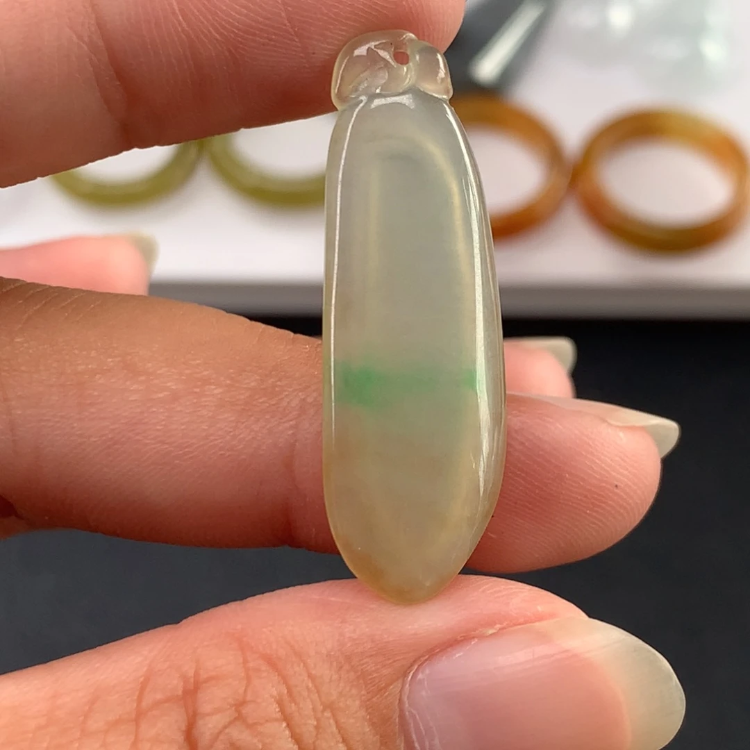 未镶嵌定制翡翠黄加绿瓜