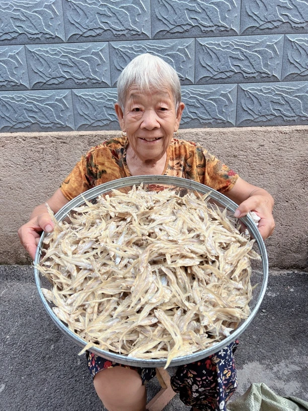 精品小毛刀鱼淡水无盐自晒凤尾小鱼干货农家晾晒