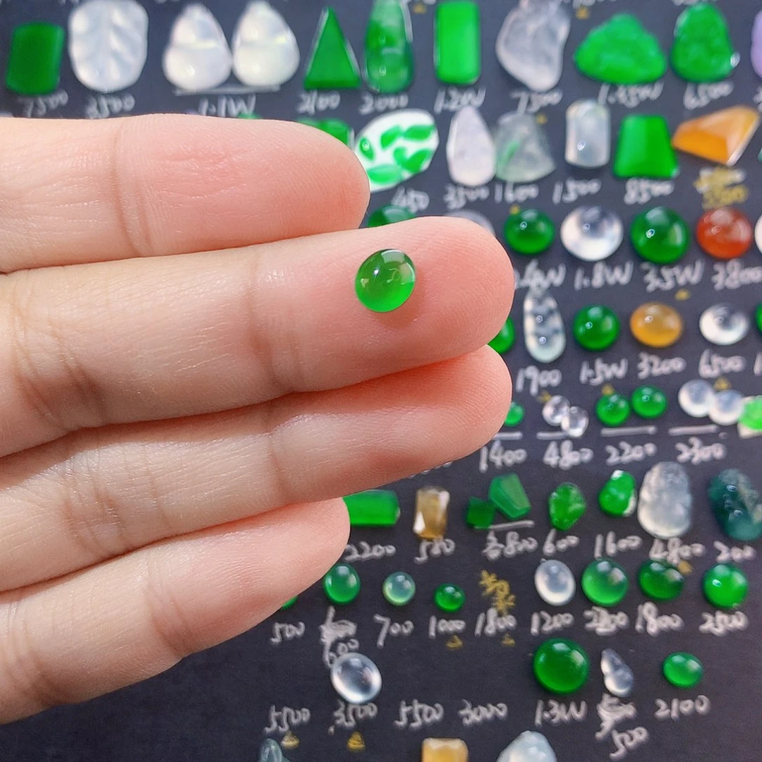 翡翠未镶嵌颈饰天然翡翠玉石绿蛋