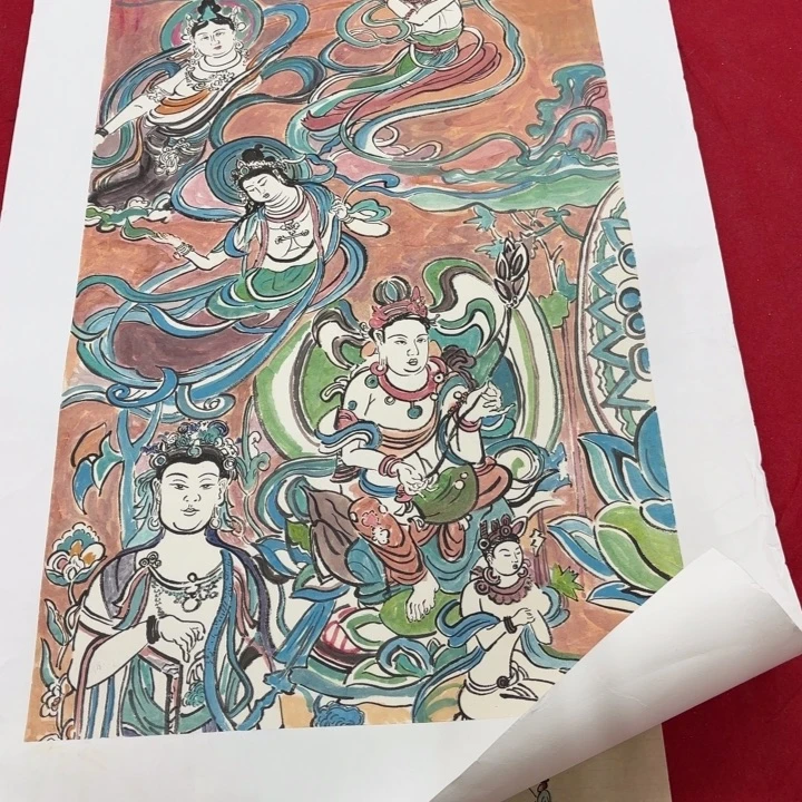 国画花鸟等图案为一体的