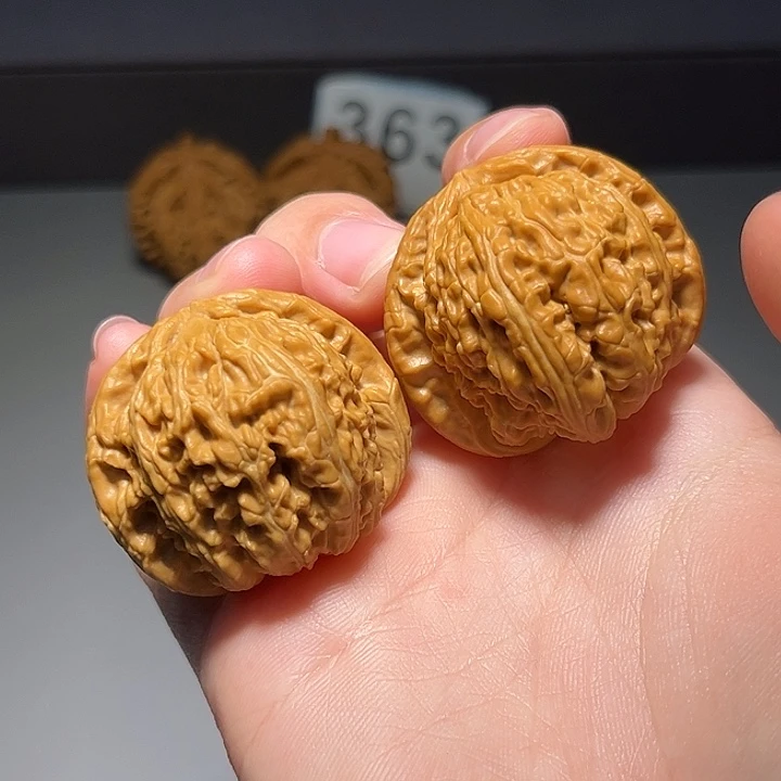 把件文玩核桃白狮子370