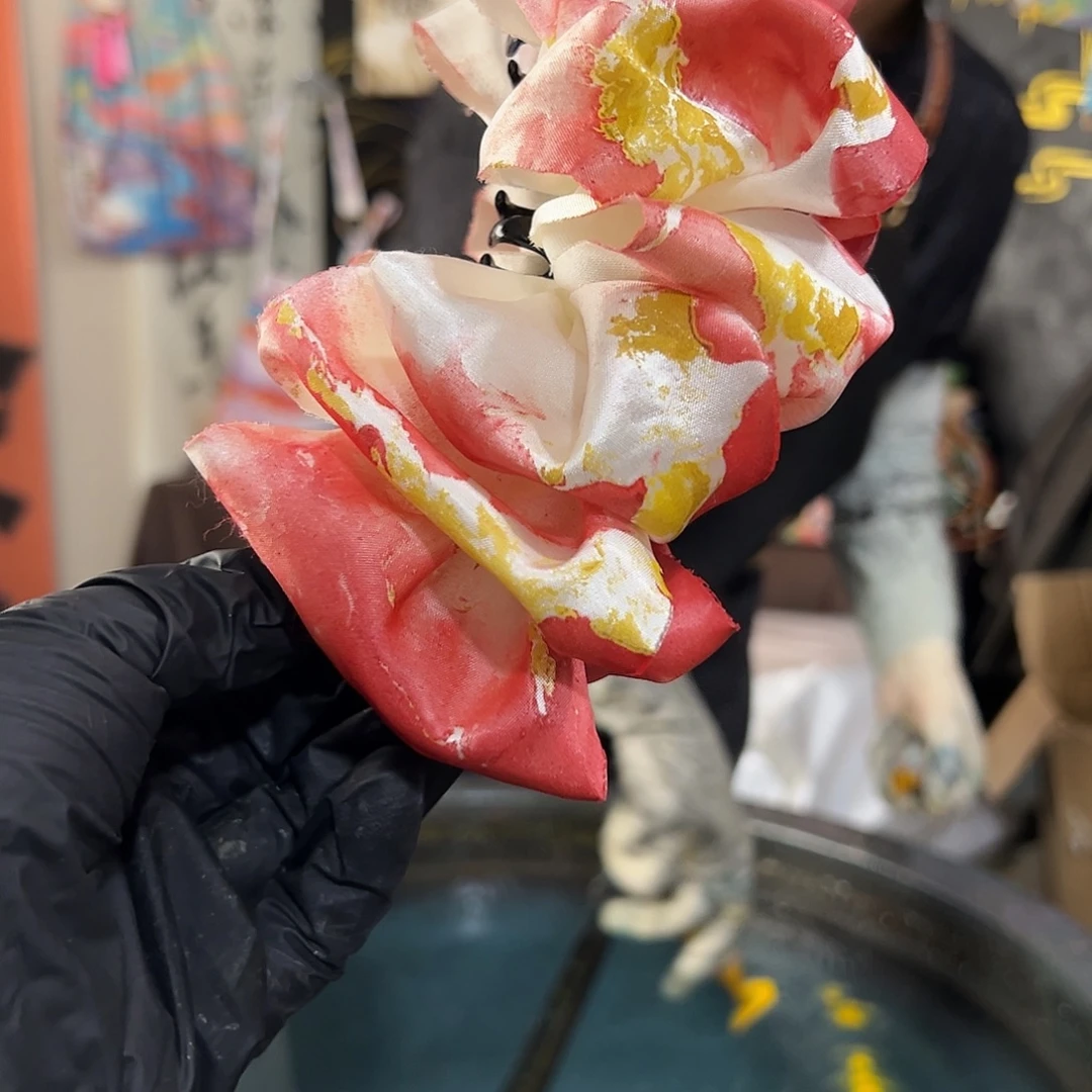 776云朵香蕉夹红金色