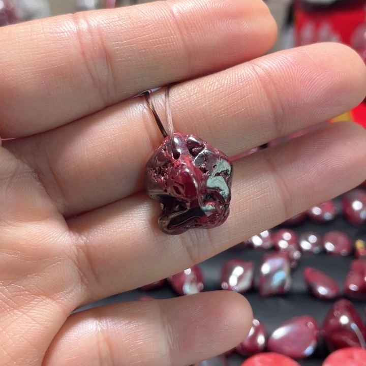 天然辰砂无根砂吊坠11.6克