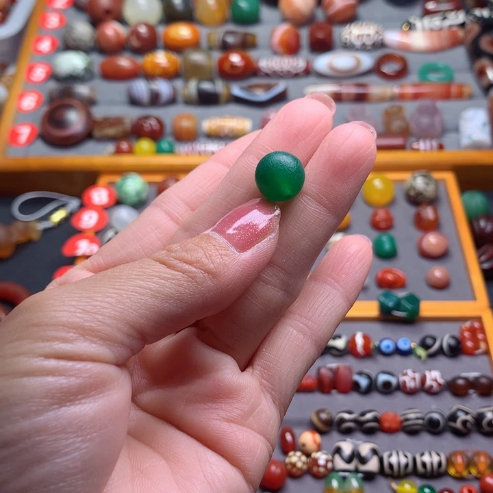 玛瑙/玉髓颈饰未镶嵌成*