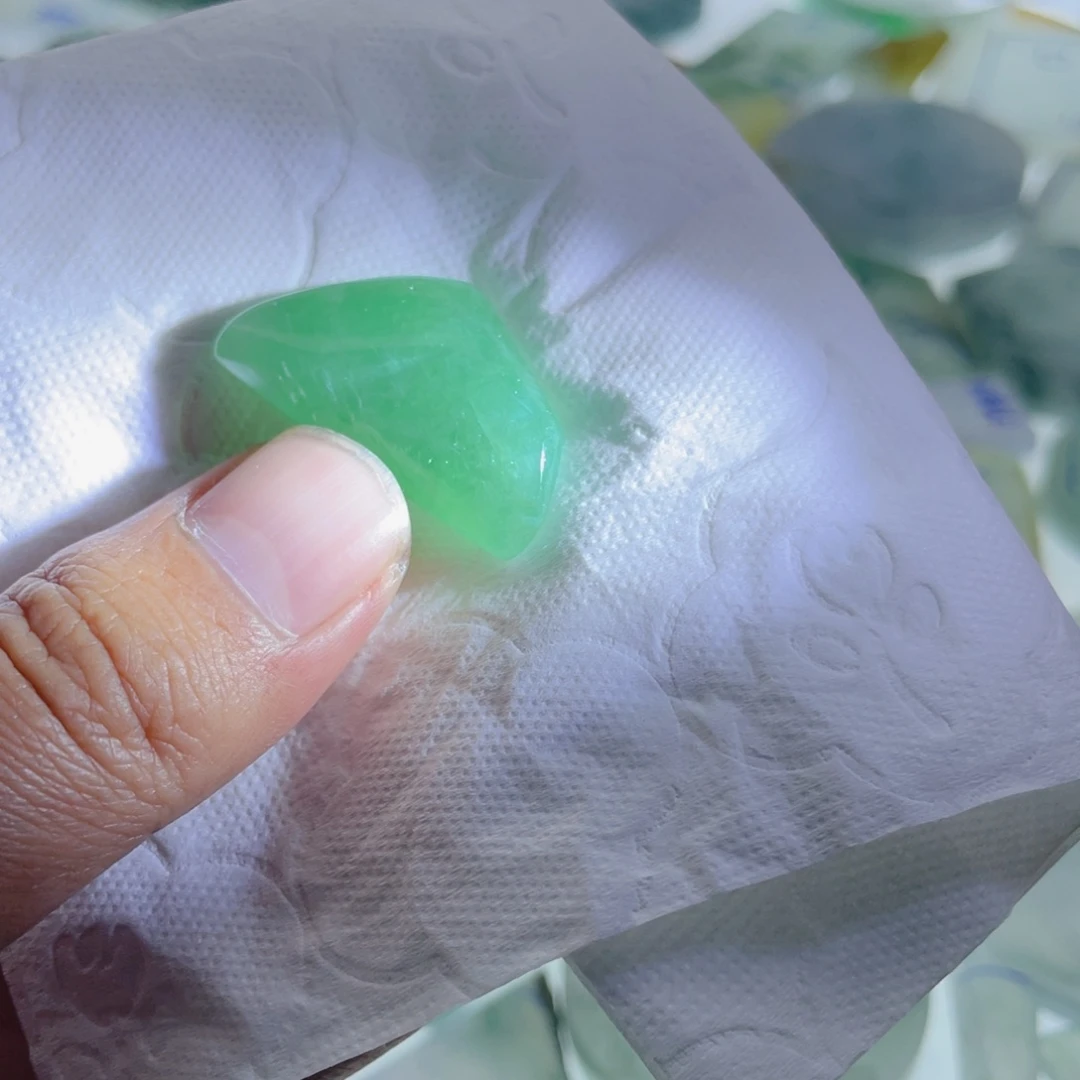 定制翡翠未镶嵌天然翡翠雕刻定制