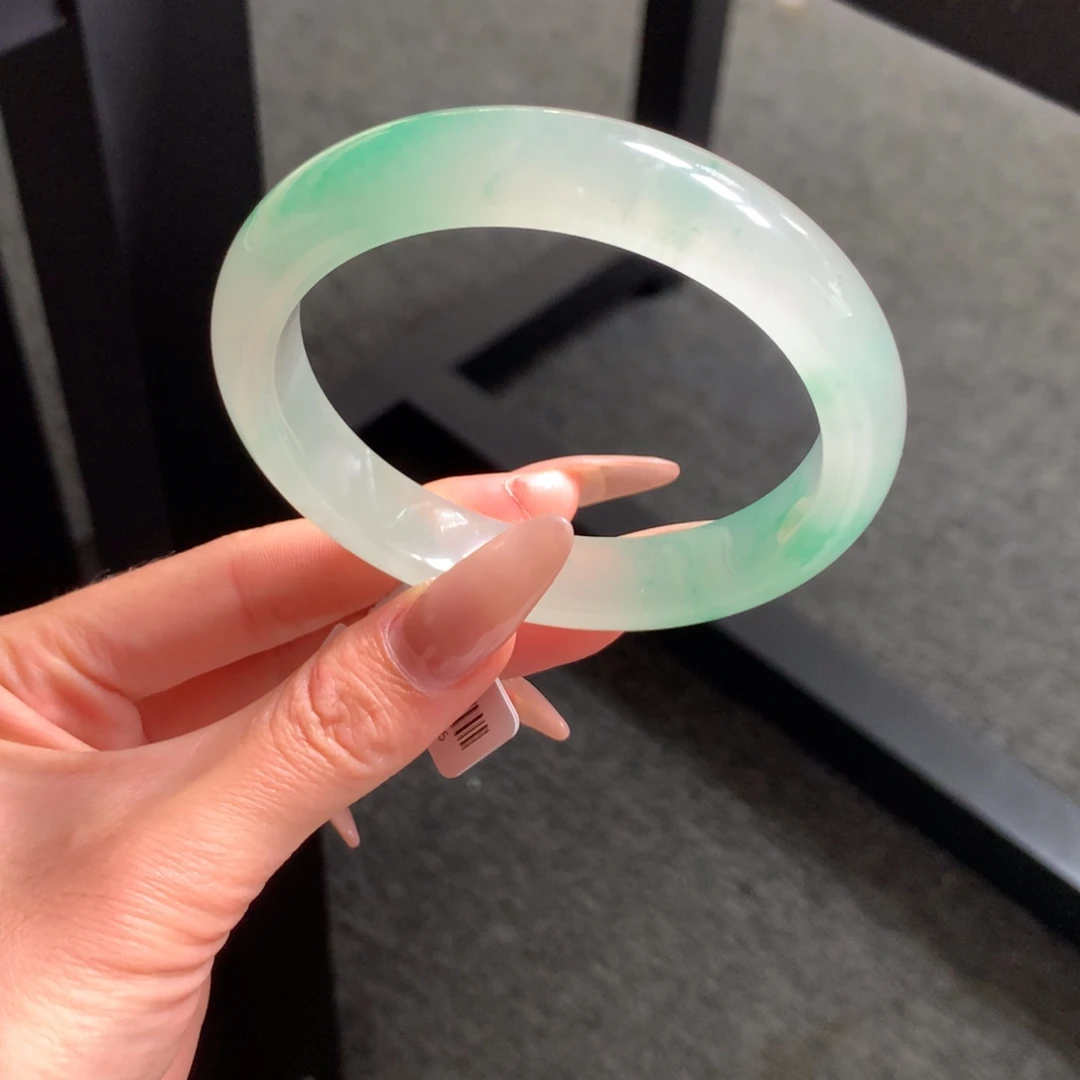 石英质玉未镶嵌手镯