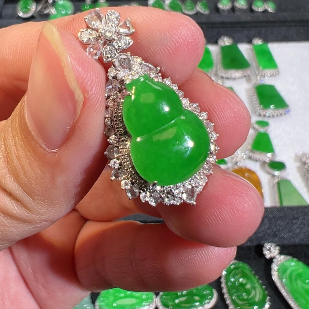 【闪购商品】翡翠吊坠(不含链)18K金镶嵌