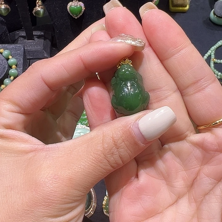 和田玉18K金镶嵌颈饰