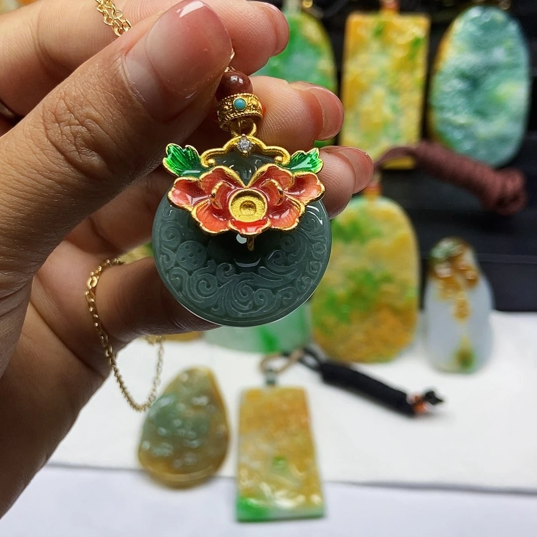 翡翠未镶嵌颈饰天然翡翠A货