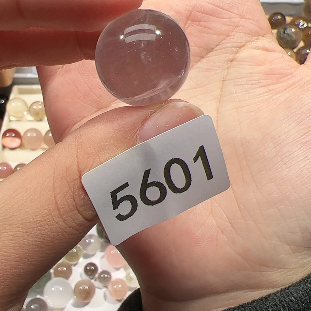 未镶嵌水晶大型摆件（非配饰）