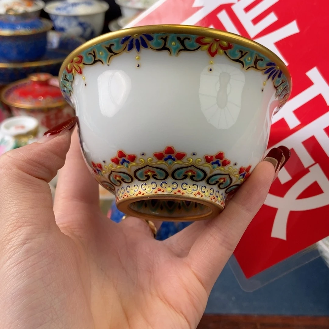 陶瓷艺术家的作品是一种