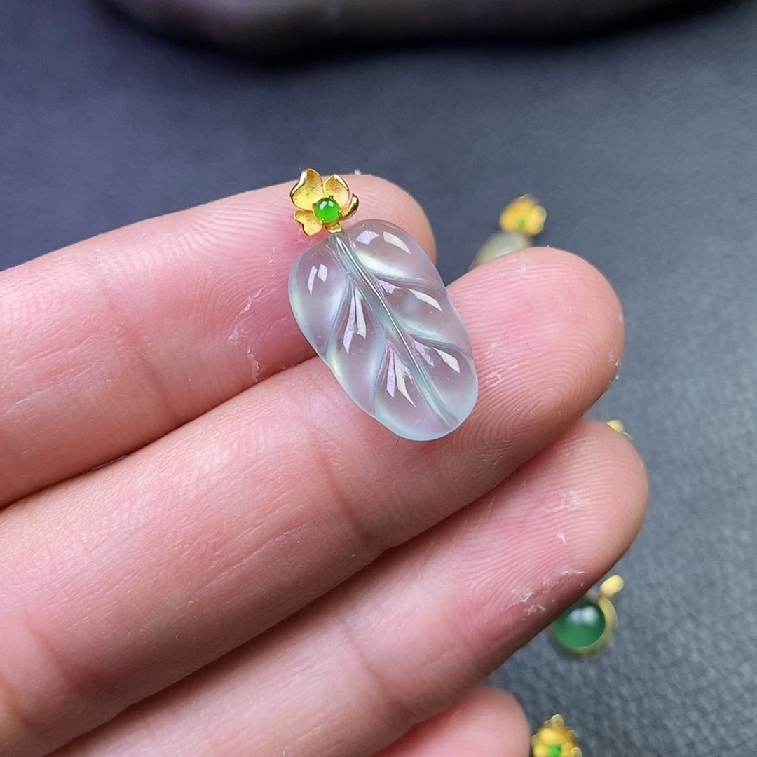 吊坠(不含链)18K金镶嵌翡翠