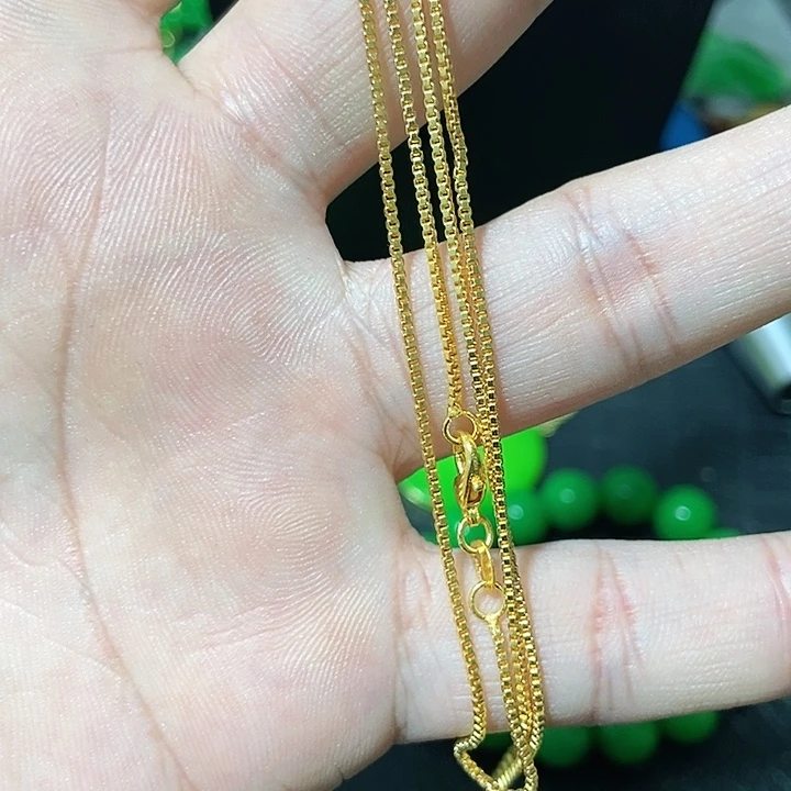 翡翠18K金镶嵌颈饰吊坠