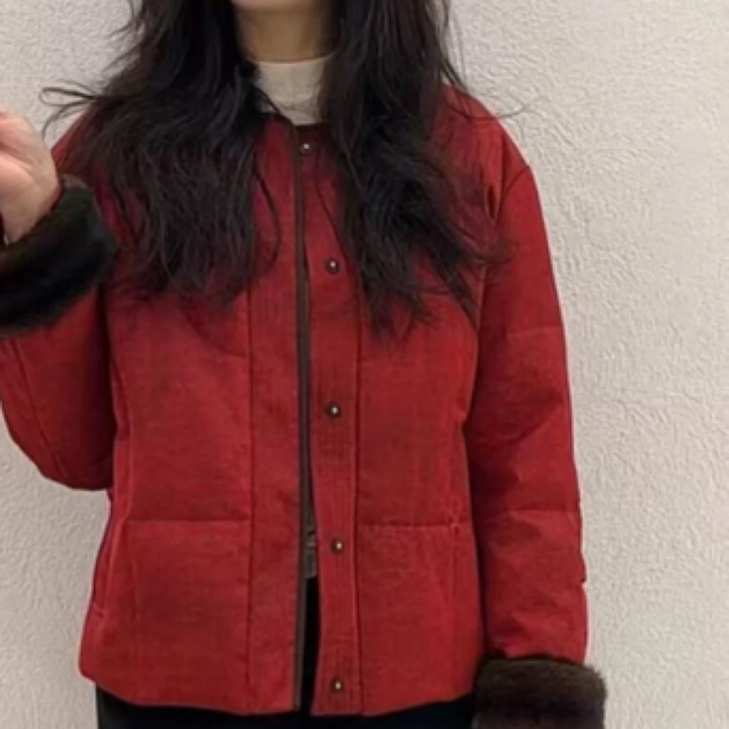 新款圆领百搭休闲鹅绒服