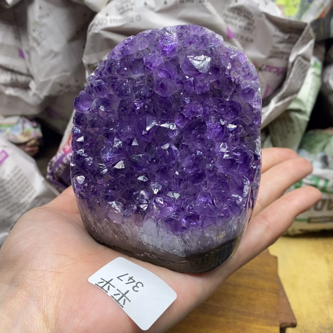 紫晶乌拉圭未镶嵌