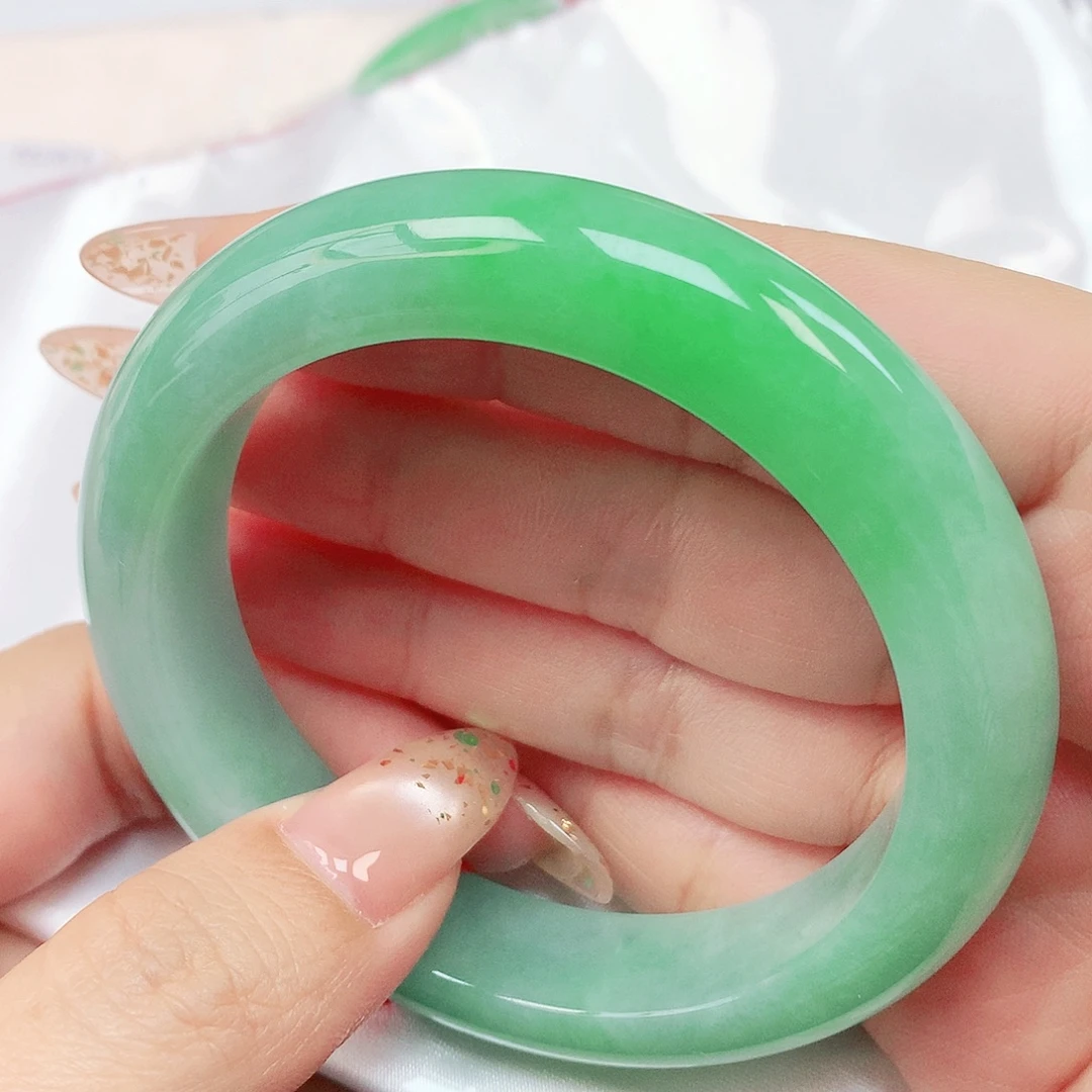 翡翠未镶嵌手镯抖音200