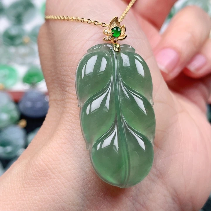 翡翠吊坠(不含链)18K金镶嵌