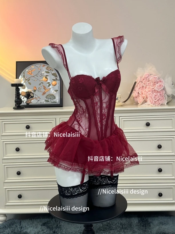 Nicelaisiii公主日记 甜美带胸垫鱼骨胸衣显瘦蓬蓬裙小胸显大马甲