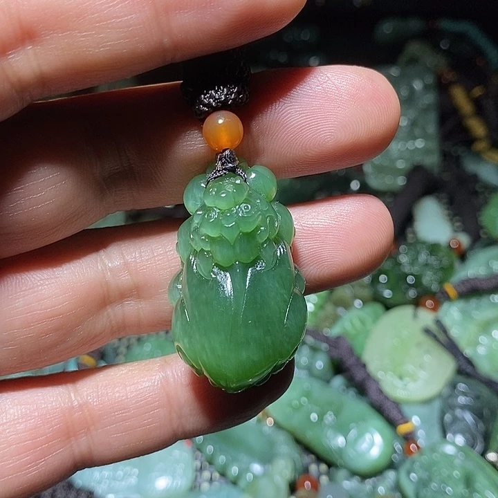和田玉（糖玉）未镶嵌挂件