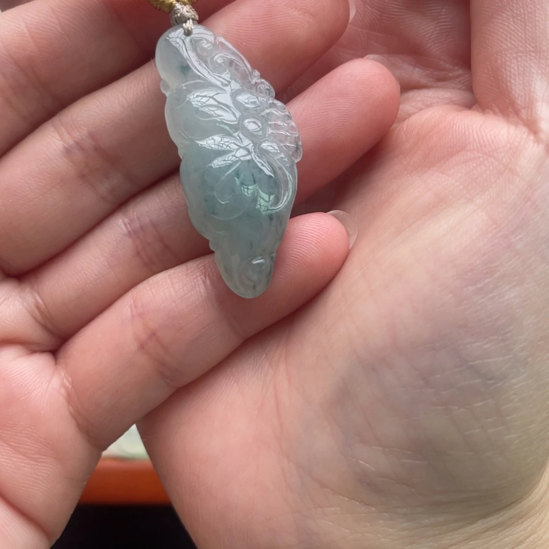 翡翠颈饰未镶嵌T*～蝴蝶