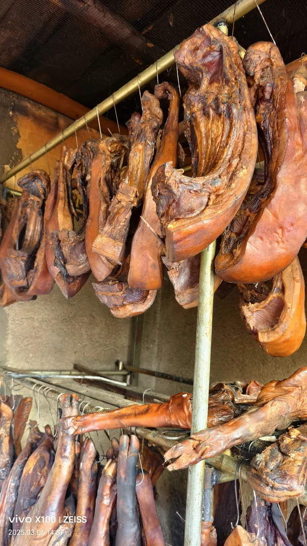 正宗农家土猪腊肉，烟熏腊肉，农村土味腊肉，农家风味