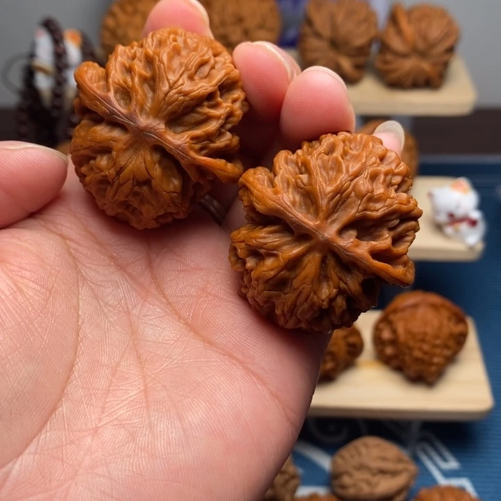 文玩核桃吊坠苹果园狮子头