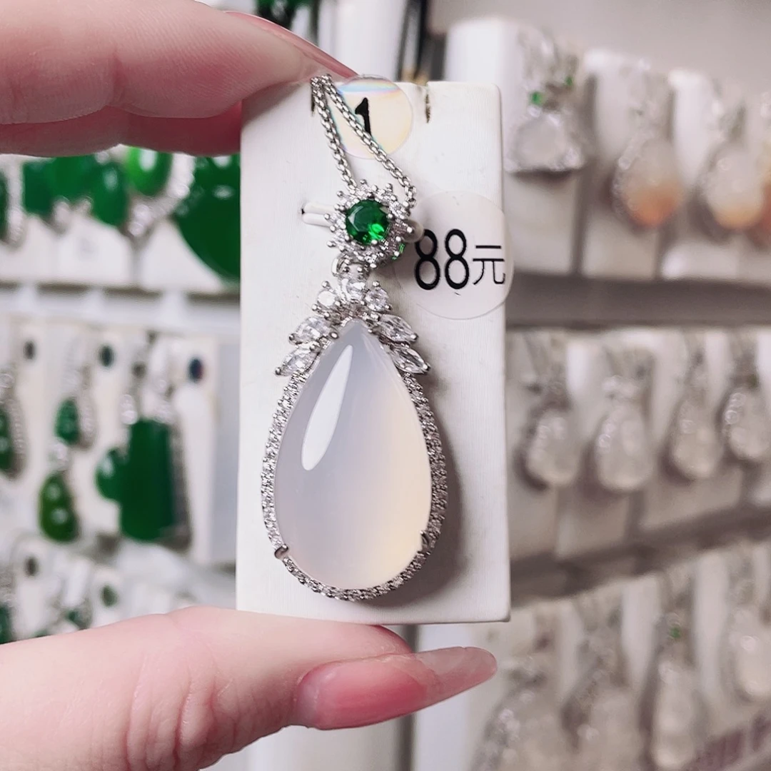 玛瑙/玉髓未镶嵌颈饰