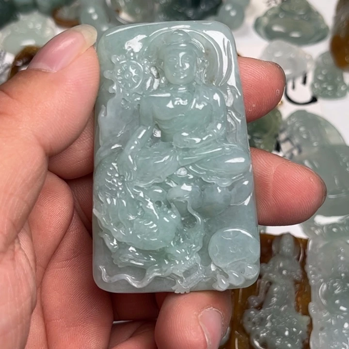 翡翠未镶嵌颈饰御龙大日