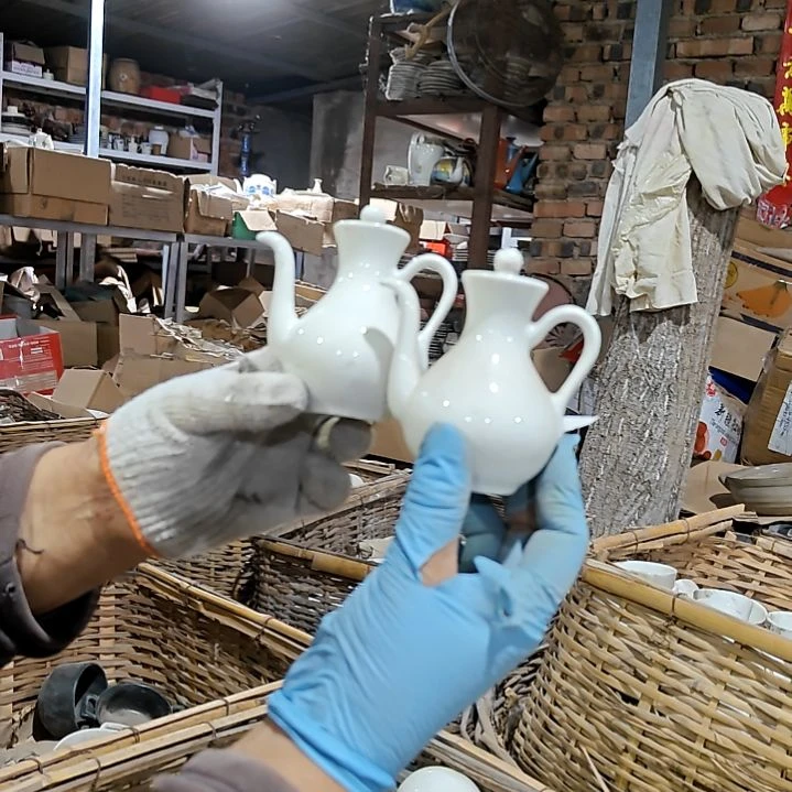 摆件陶瓷盘子碗啥都有