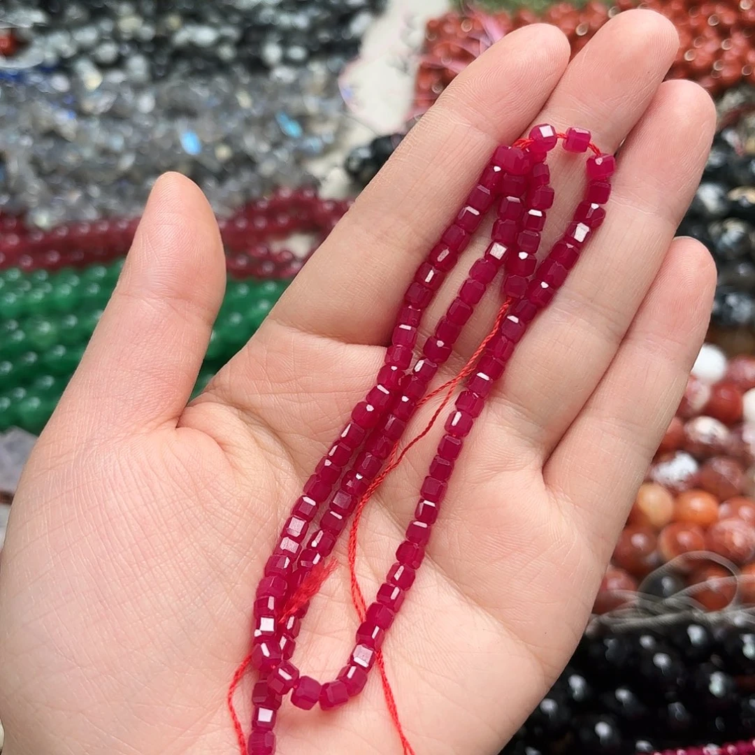 狐***幺玛瑙/玉髓未镶嵌珠宝半成品4×4红刚方切一条